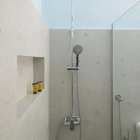 Aptera 3*